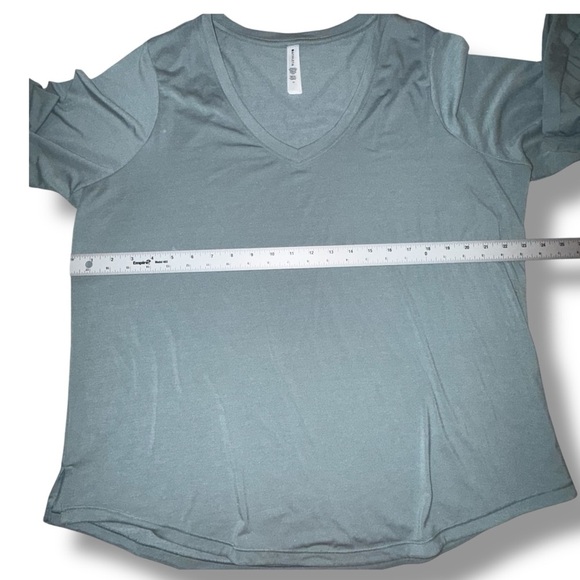 ATHLETA Essential V-Neck Long-Sleeve Top - Minimalistic Grey 1X - Picture 7 of 14